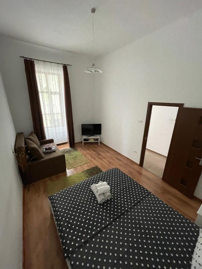 Poppys Apartment 阿拉德 外观 照片