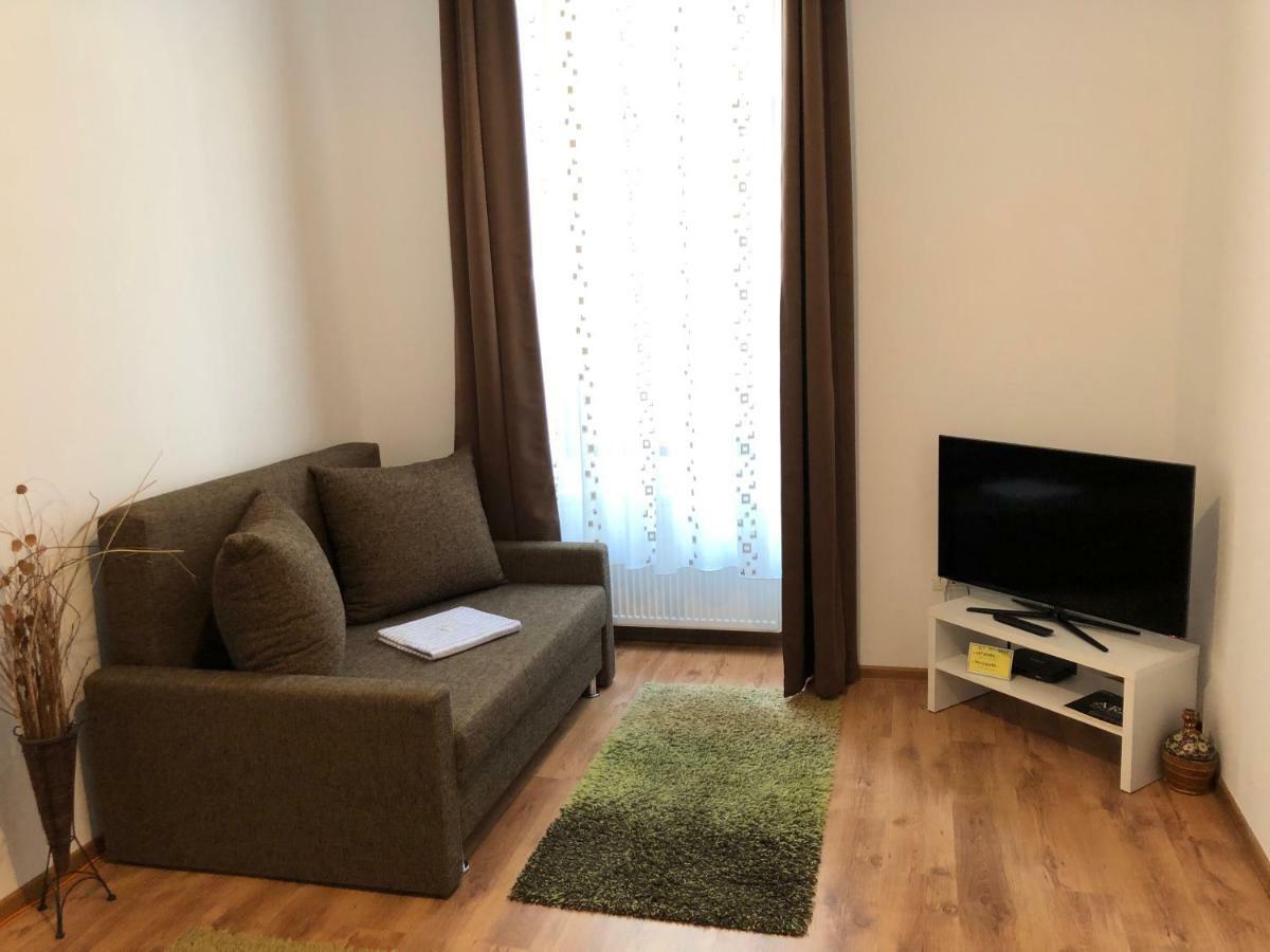 Poppys Apartment 阿拉德 外观 照片